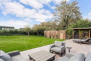 Crazy Fox House - From 600 Per Night