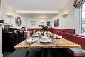 Crazy Fox House - From 600 Per Night