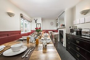 Crazy Fox House - From 600 Per Night