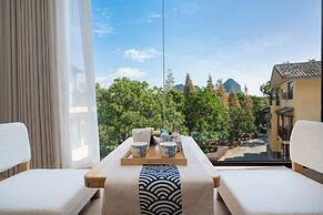 Guilin Mountain & Garden Retreat