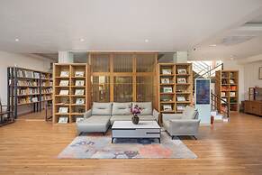 Guilin Mountain & Garden Retreat