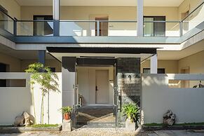 Guilin Mountain & Garden Retreat