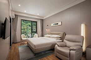 Guilin Mountain & Garden Retreat