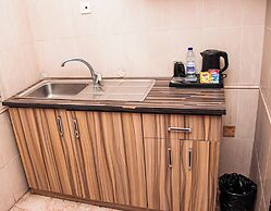 DEES HOTELS APARTMENT & SUITES