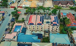 DEES HOTELS APARTMENT & SUITES