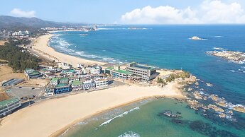 Goseong Cnblue Oceanview Pension