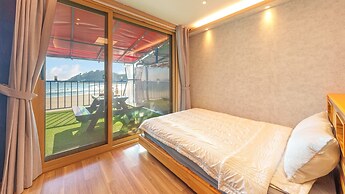 Goseong Cnblue Oceanview Pension