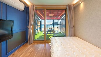 Goseong Cnblue Oceanview Pension