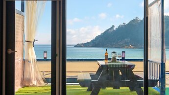 Goseong Cnblue Oceanview Pension