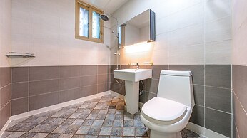 Goseong Cnblue Oceanview Pension