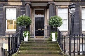 Modern studio in Edinburgh West End