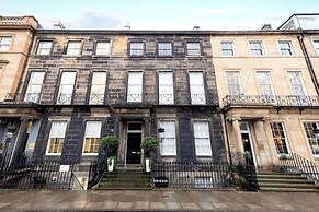 Modern studio in Edinburgh West End