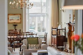 Prestigious Townhouse close to Princes Street