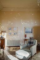 Prestigious Townhouse close to Princes Street