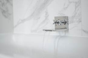 Prestigious Townhouse close to Princes Street