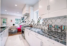 Luxury 5BR House Private Studio 5mins to OU Cha