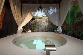 Xishuangbanna Jinghong Hidden in Nature