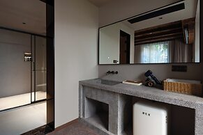 Xishuangbanna Jinghong Hidden in Nature