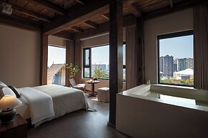 Xishuangbanna Jinghong Hidden in Nature