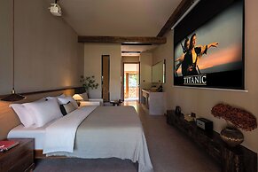 Xishuangbanna Jinghong Hidden in Nature