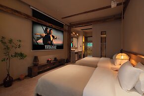 Xishuangbanna Jinghong Hidden in Nature