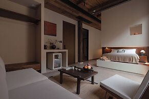 Xishuangbanna Jinghong Hidden in Nature