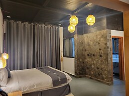 Grotta Resort