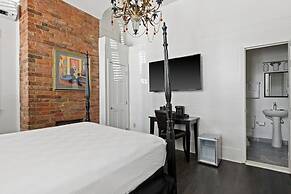 The Streetcar Historic Hotel