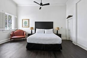 The Streetcar Historic Hotel