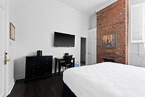 The Streetcar Historic Hotel