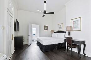 The Streetcar Historic Hotel