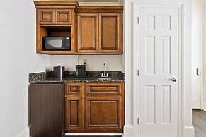 The Streetcar Historic Hotel