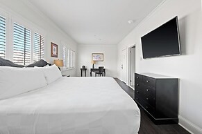 The Streetcar Historic Hotel