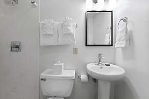 The Streetcar Historic Hotel