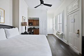 The Streetcar Historic Hotel