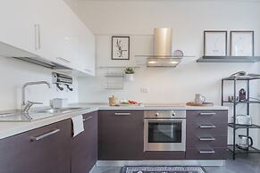 Chiara's Apartment by Rent all Como