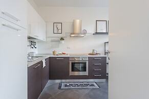 Chiara's Apartment by Rent all Como