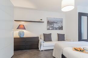 Chiara's Apartment by Rent all Como