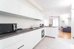 White Flat in Como City Center by Rent all Como