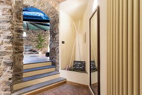 Ice Queen Chamber by Rent all Como
