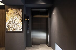 CREST TENMA - Self Check-In Only