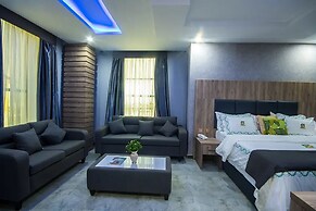 Golden Grand Royale Hotel