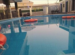 Golden Grand Royale Hotel