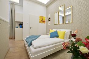 St King 11. Studio Apartments