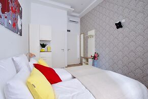 St King 11. Studio Apartments