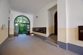 St King 11. Studio Apartments