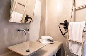 Astrea Suites Feggaropetra Cave House