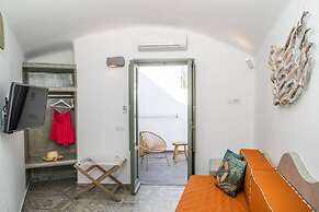 Astrea Suites Feggaropetra Cave House