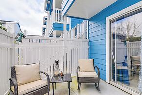 < 1 Mi to Beach: Galveston Condo w/ Fenced Patio