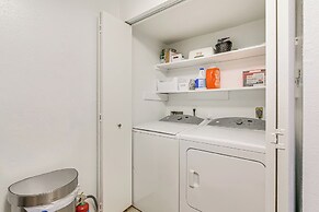 < 1 Mi to Beach: Galveston Condo w/ Fenced Patio